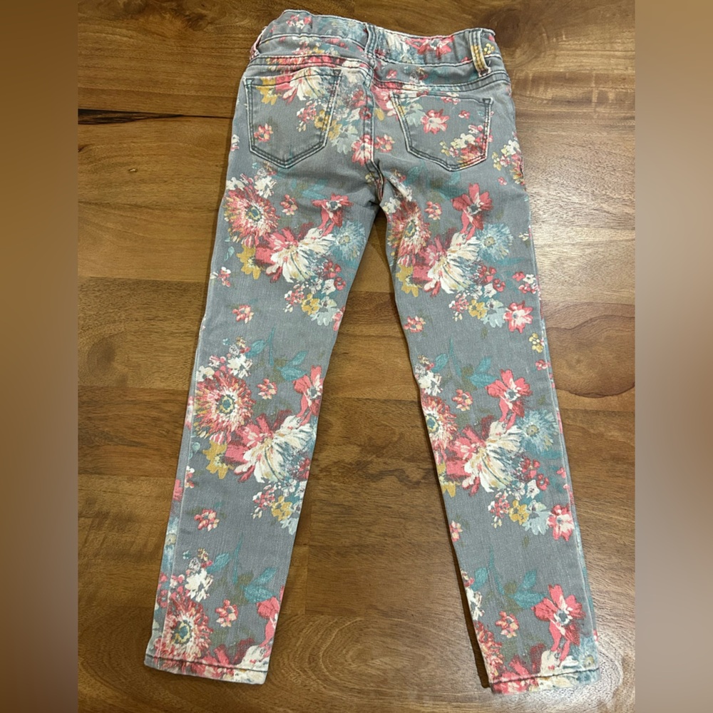 GAP Girl's Grey & Pink Floral Print Skinny Jeans. Size 5 - Picture 6 of 7